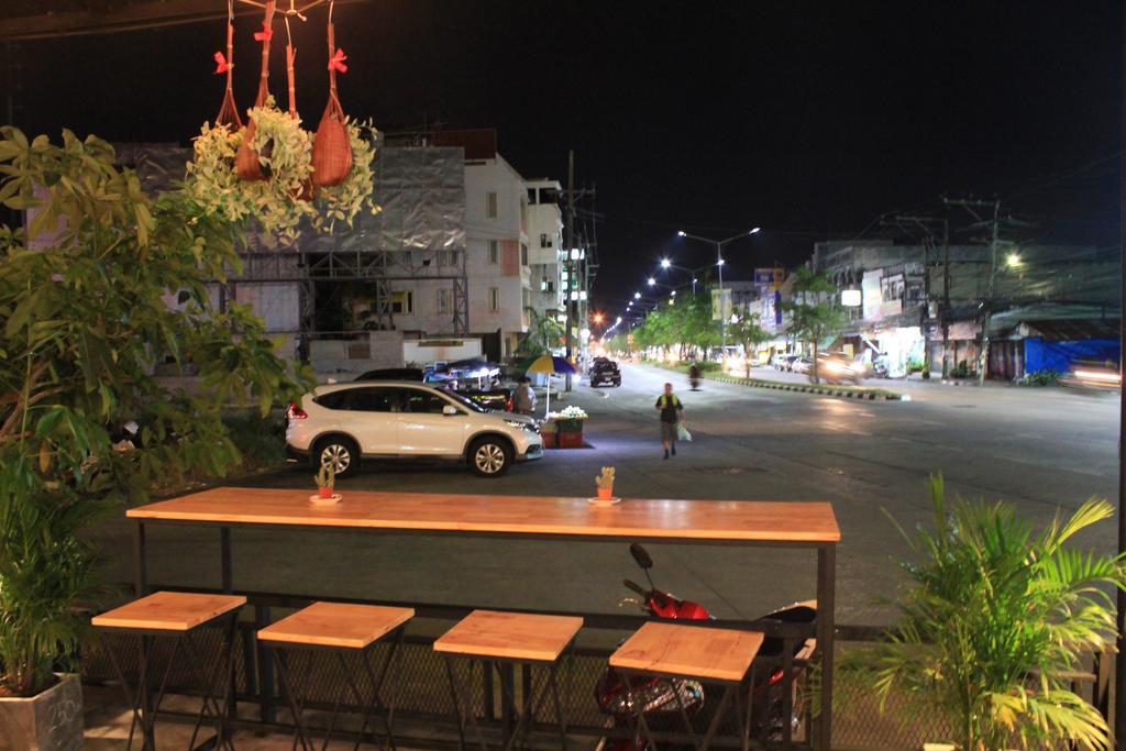 Mook Anda Hotel 푸껫 외부 사진